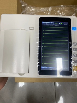 Digitales Sechskanal-EKG-Gerät mit interner/externer Datenspeicherung und -aufzeichnung