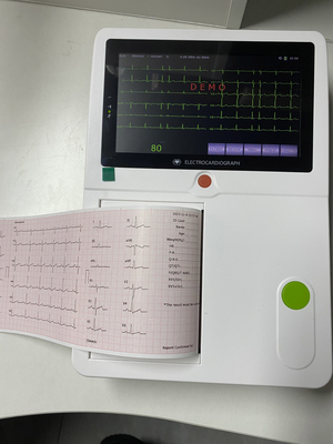 Portable 7-Zoll-Touchscreen 12 Blei 3-Kanal-EKG-Maschine