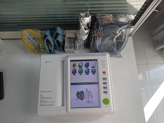 Elektrokardiograph 12 Kanal EKG-Analyse Großes Portabilität Bequeme Operation Für Krankenhaus Klinik