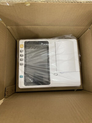 Digitale 6-Kanal-EKG-Maschine mit 7-Zoll-Touchscreen und Thermal Array-Drucker für Krankenhäuser und Kliniken