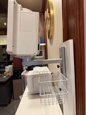 Höhenverstellbare Metallwandhalterung für Patientenmonitor-Hilfsarm in der Krankenhausstation