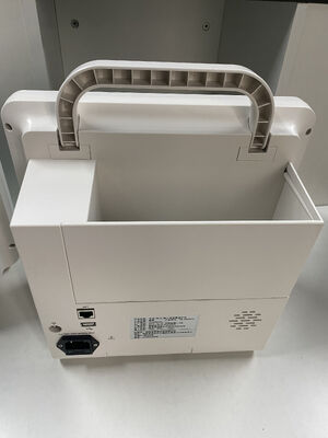 Tragbare Bettside-Monitor mit EKG SPO2 NIBP TEMP RESP Optional ETCO2-Klasse II 1-Jahresgarantie