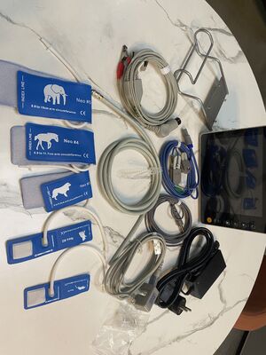 ISO-zertifizierter Multiparameter-Patientenaufzeiger mit 8-Zoll-LCD-Farbbildschirm und Trolley/Wall-Brakett-Kompatibilität